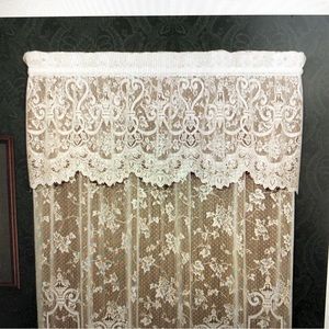 Set of 15 Heritage Lace English Ivy Valence - white